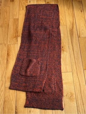Women's Knit scarf with pockets